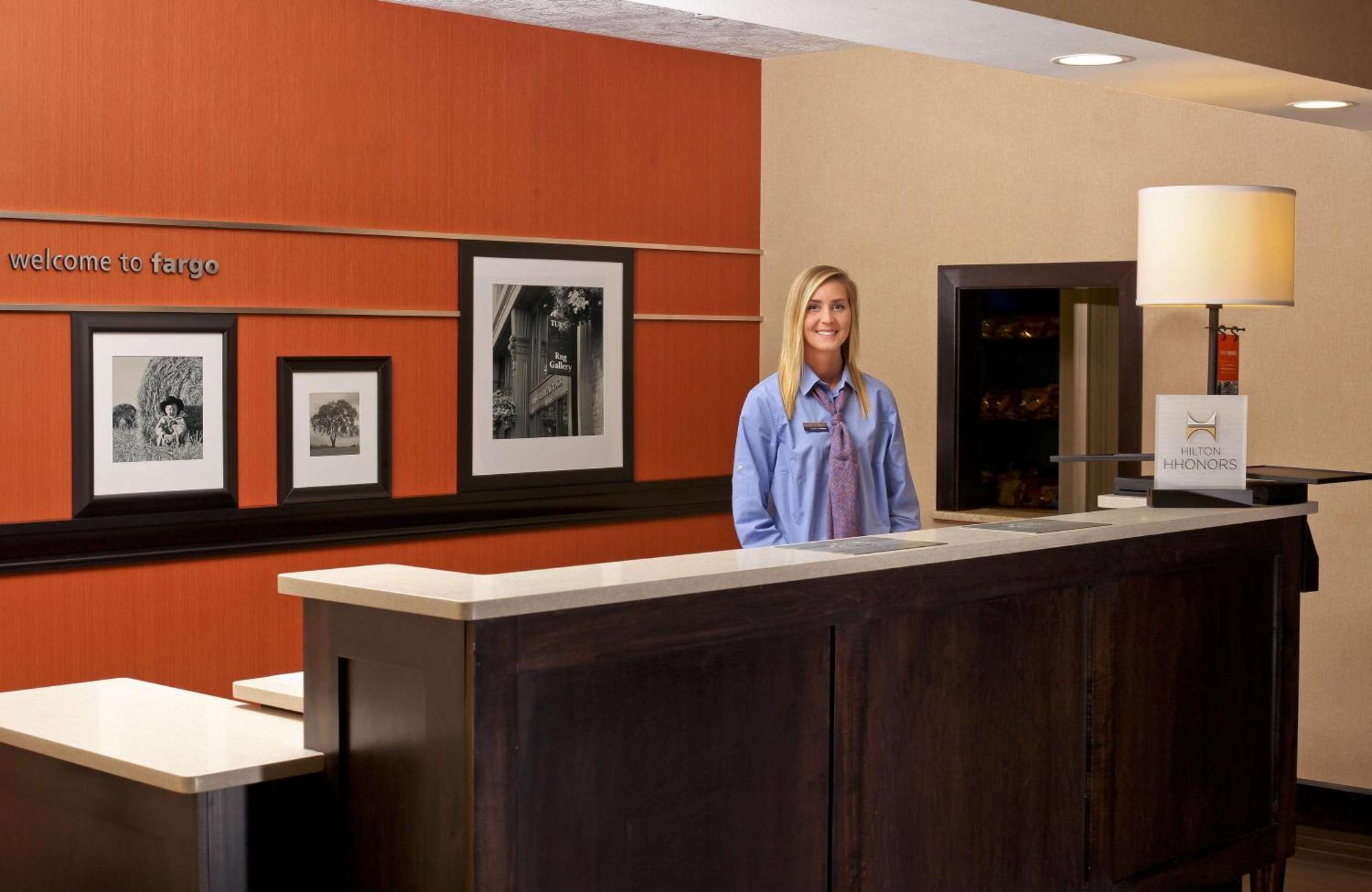 Hampton Inn & Suites Fargo Medical Center Eksteriør billede