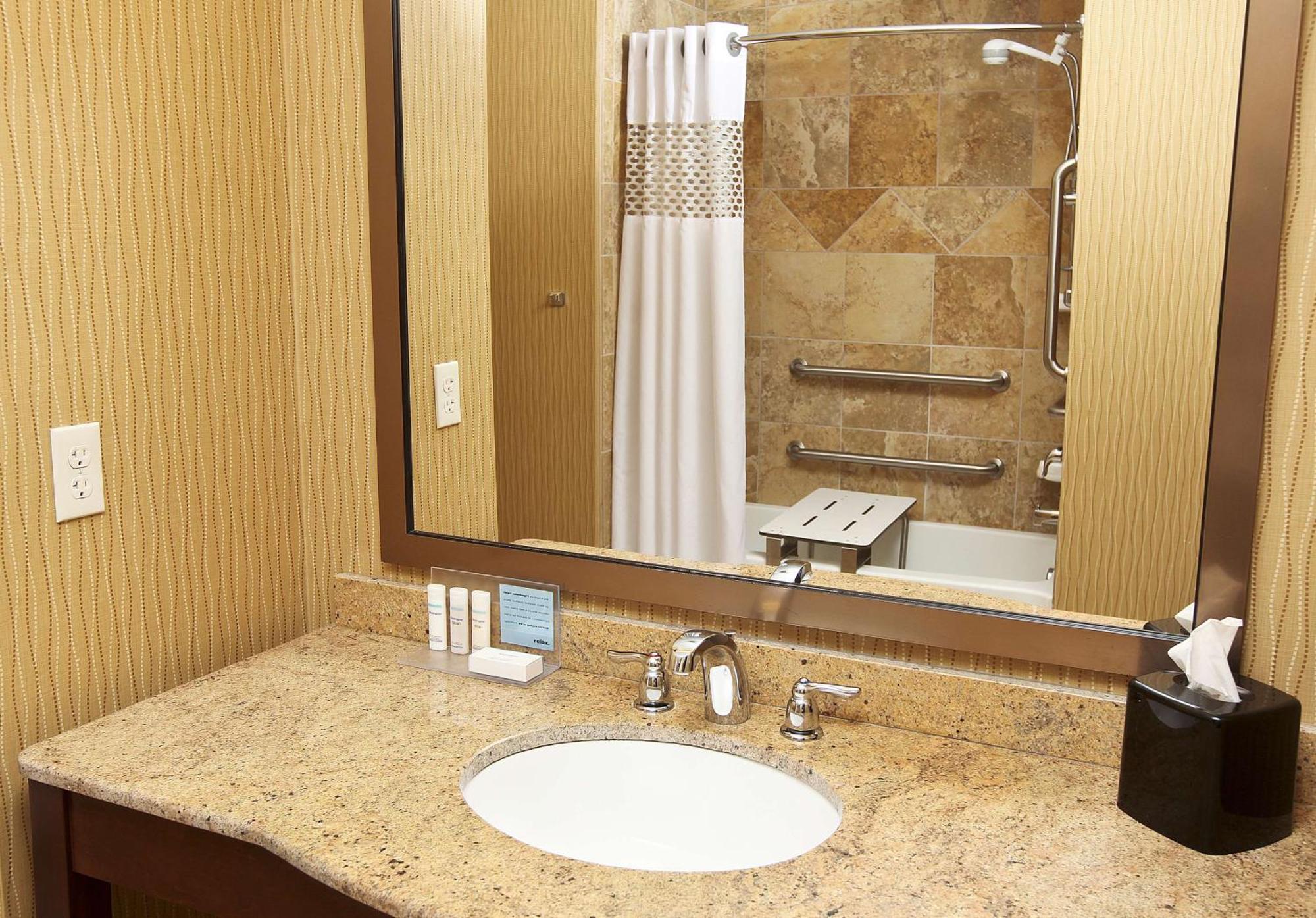 Hampton Inn & Suites Fargo Medical Center Eksteriør billede